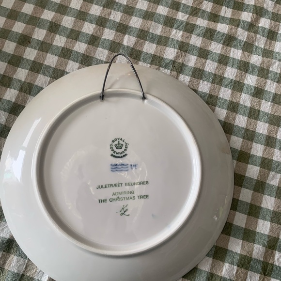 Royal Copenhagen Blue Christmas Plate - Picture 2 of 3